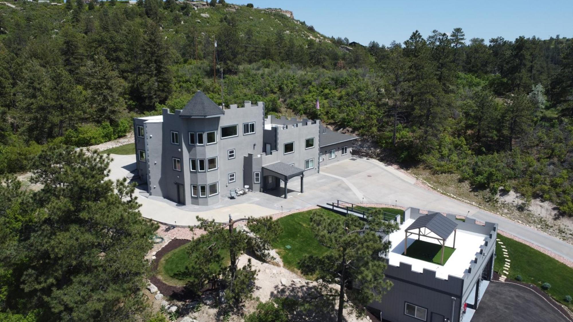 Castle In The Pines Aparthotel Касъл Рок Екстериор снимка